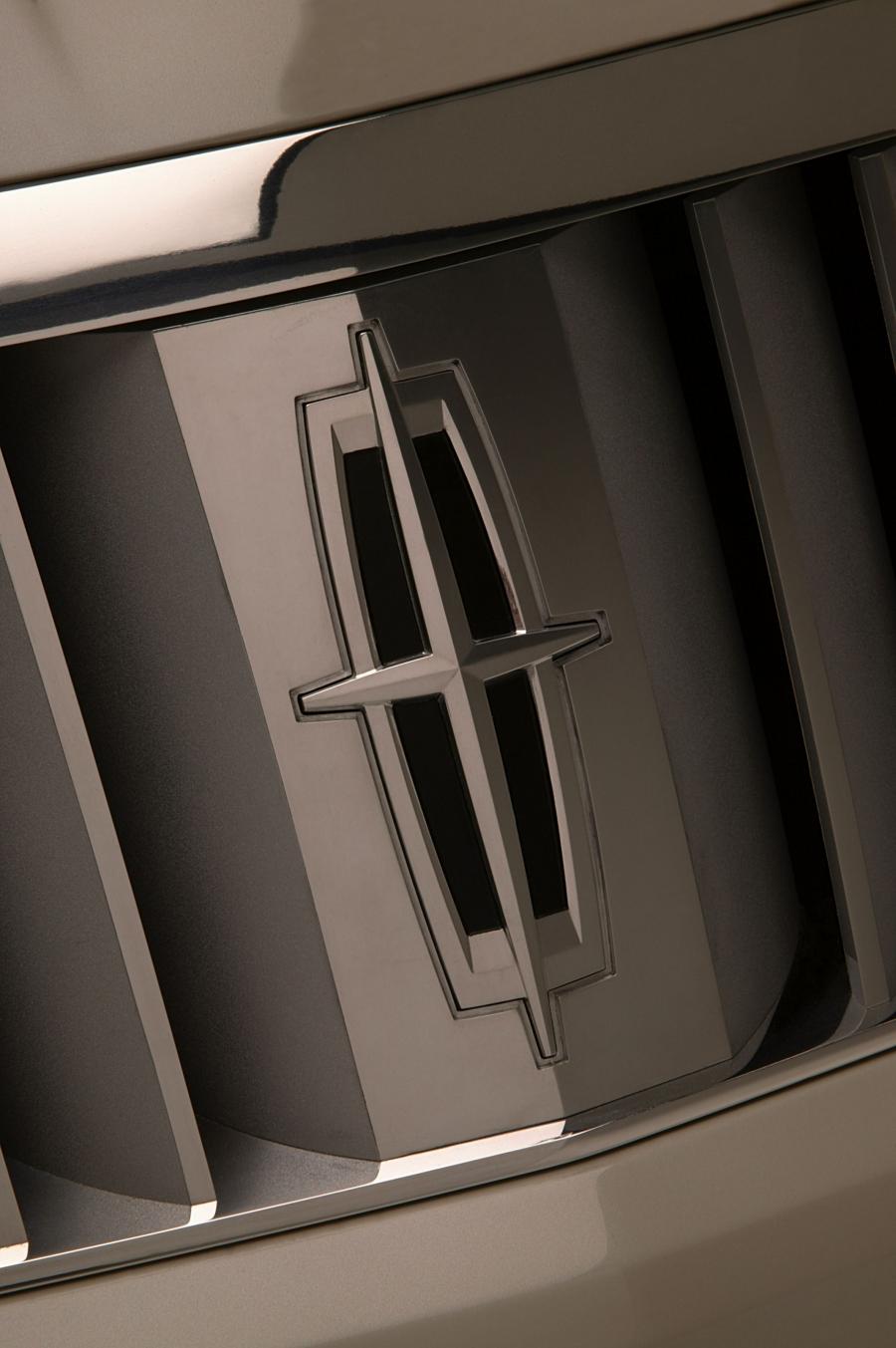  Lincoln Zephyr Concept 2004 года  (фото 102 из 124)